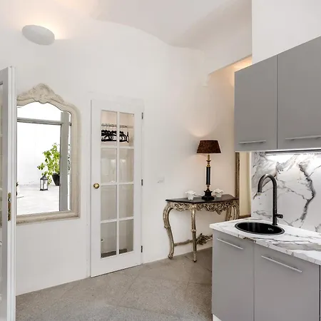 Palace * Λιουμπλιάνα