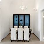 Palace Apartma *