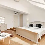 Palace Apartma