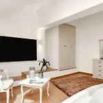 Apartma Palace
