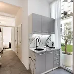 Palace Apartma *